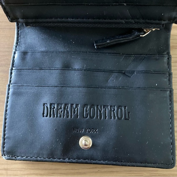 Dream Control Black Bilfold Small Wallet with Front Detail Bee & Love - NWOT - Picture 3 of 7